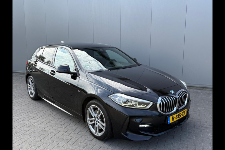 BMW 1-serie 118i 140PK Automaat Executive Edition M-Sport Sportstoelen/Parkeerhulp/Navigatie/Cruise-control