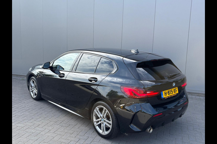 BMW 1-serie 118i 140PK Automaat Executive Edition M-Sport Sportstoelen/Parkeerhulp/Navigatie/Cruise-control
