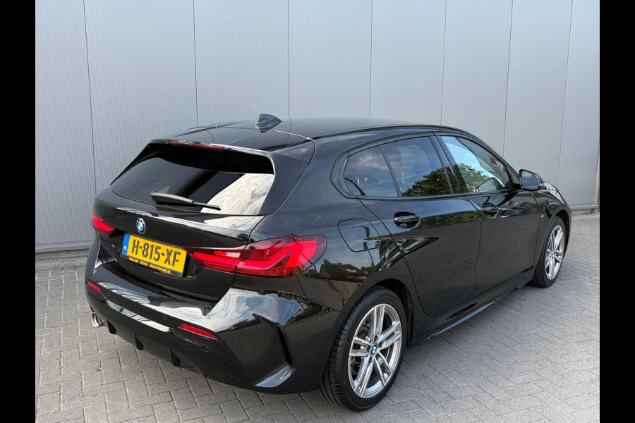 BMW 1-serie 118i 140PK Automaat Executive Edition M-Sport Sportstoelen/Parkeerhulp/Navigatie/Cruise-control