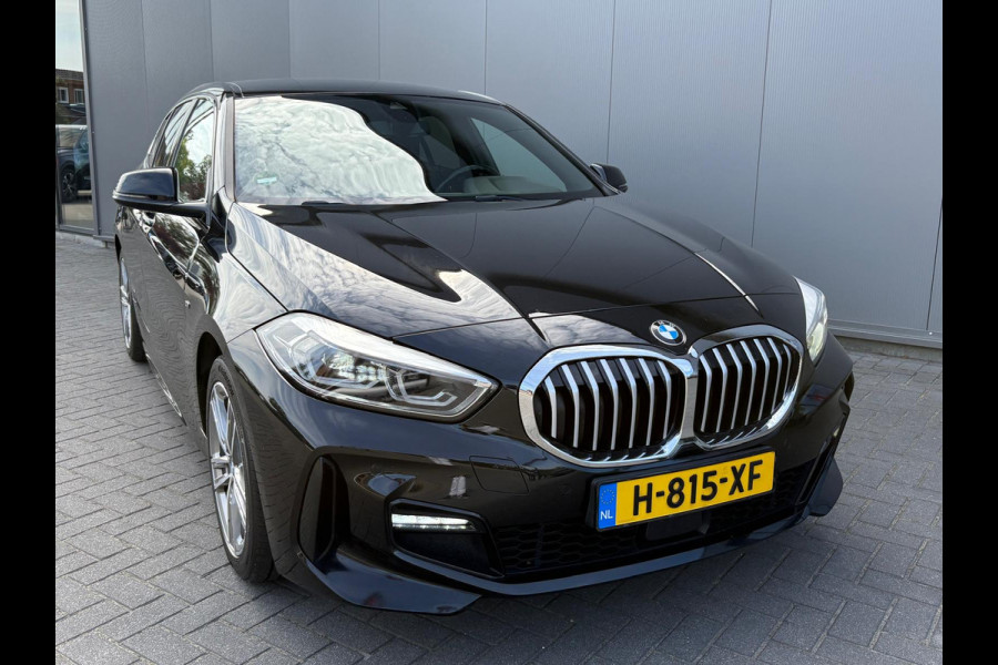 BMW 1-serie 118i 140PK Automaat Executive Edition M-Sport Sportstoelen/Parkeerhulp/Navigatie/Cruise-control