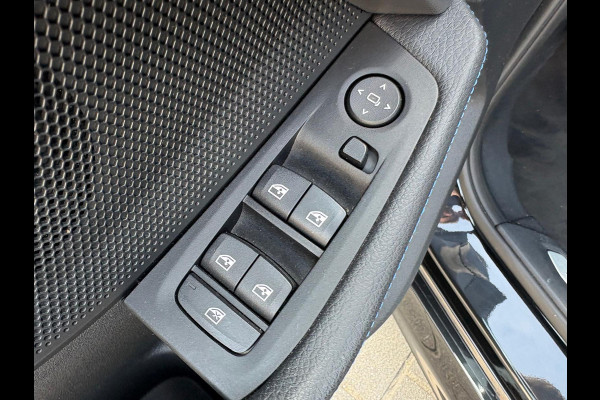 BMW 1-serie 118i 140PK Automaat Executive Edition M-Sport Sportstoelen/Parkeerhulp/Navigatie/Cruise-control