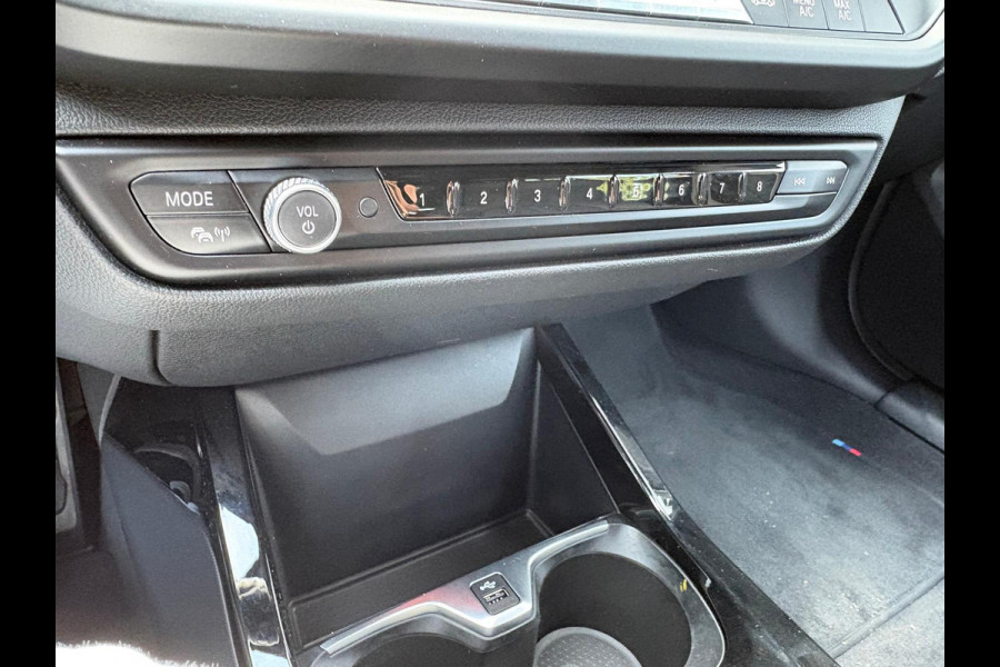 BMW 1-serie 118i 140PK Automaat Executive Edition M-Sport Sportstoelen/Parkeerhulp/Navigatie/Cruise-control