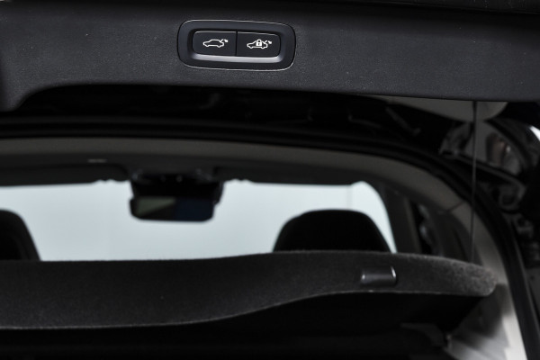 Lynk & Co 01 1.5 PHEV 261PK MY21 | Afn. Trekhaak | S/K-panodak | Adapt. Cruise | Memory | Elek. klep | LM 20" | 0638