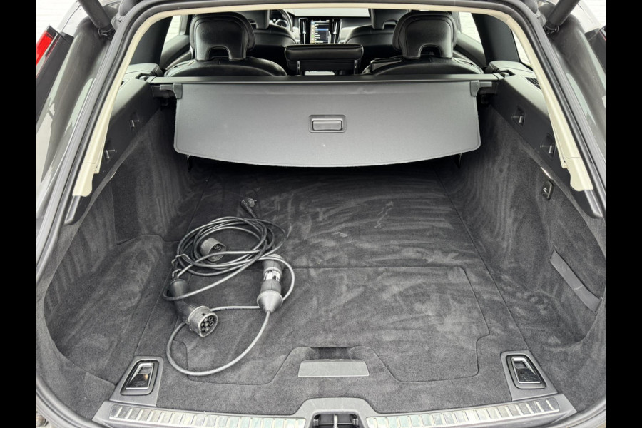 Volvo V90 2.0 T6 PHEV AWD SOH85% Automaat Adaptive cruise Climate Stuur-stoelverwarming Leer Apple / Android Dodehoekdetectie