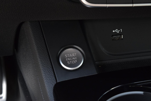 Audi A5 Cabriolet 35 TFSI S edition Compet.|Nekverwarm.|Massage|