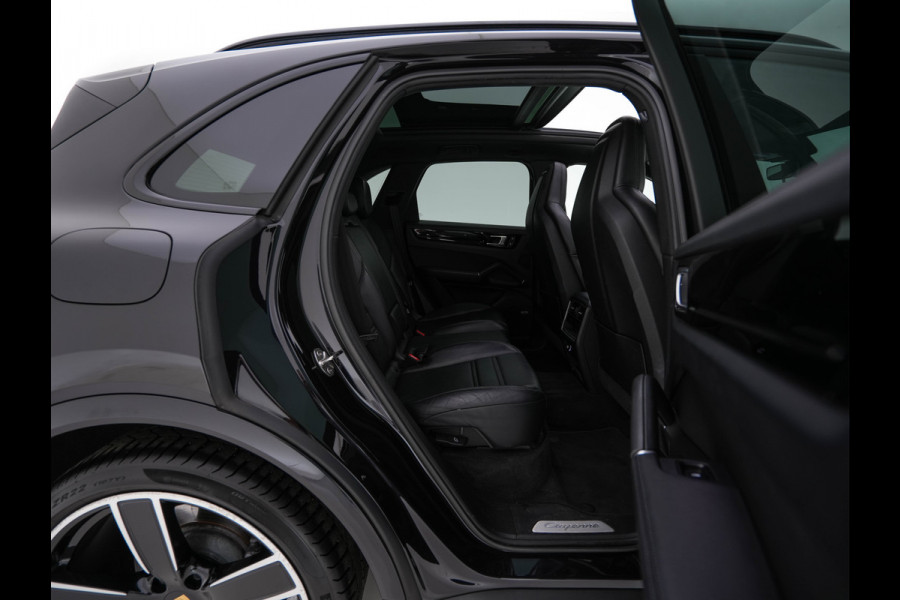 Porsche Cayenne 3.0 E-Hybrid AWD (Plug-in) {SoH-100%} (INCL-BTW) *PANO | LEATHER | FULL-LED | SPORTCHRONO | MEMORY-PACK | BOSE-AUDIO | TOPVIEW | HEATED/VENTILATED-SPORTSEATS | DAB | NAVI-FULLAMP | PRIVACY-GLASS | SHIFTPADDLES | TOWBAR | 22''AL