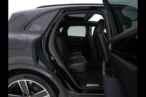 Porsche Cayenne 3.0 E-Hybrid AWD (Plug-in) {SoH-100%} (INCL-BTW) *PANO | LEATHER | FULL-LED | SPORTCHRONO | MEMORY-PACK | BOSE-AUDIO | TOPVIEW | HEATED/VENTILATED-SPORTSEATS | DAB | NAVI-FULLAMP | PRIVACY-GLASS | SHIFTPADDLES | TOWBAR | 22''AL
