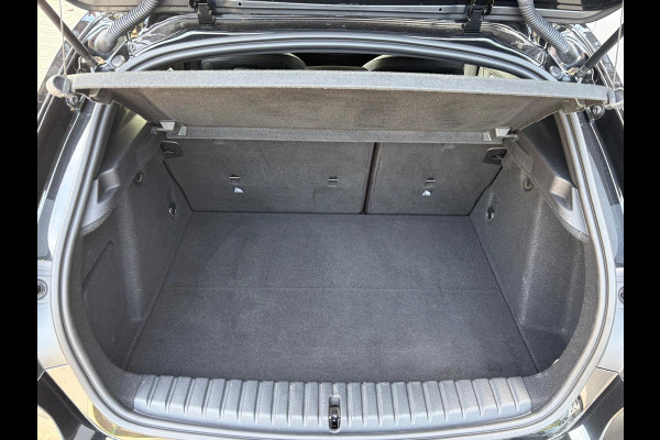 BMW 1-serie 118i 140PK Automaat Executive Edition M-Sport Sportstoelen/Parkeerhulp/Navigatie/Cruise-control