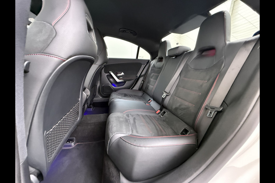 Mercedes-Benz CLA-Klasse 180 AMG line | Night Sfeer Dodehoek Trekhaak