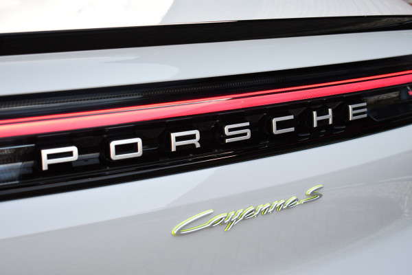 Porsche Cayenne Coupé 3.0 S E-Hybrid Pano Trekh ACC HUD 360 Chrono 22inch
