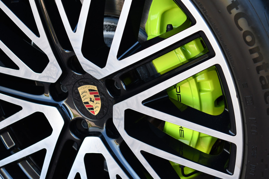 Porsche Cayenne Coupé 3.0 S E-Hybrid Pano Trekh ACC HUD 360 Chrono 22inch