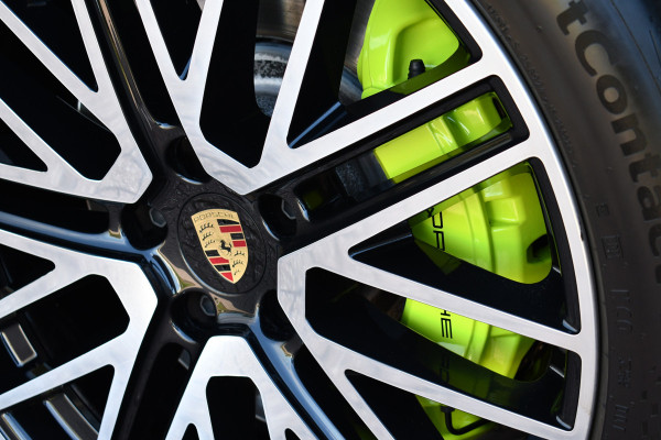 Porsche Cayenne Coupé 3.0 S E-Hybrid Pano Trekh ACC HUD 360 Chrono 22inch