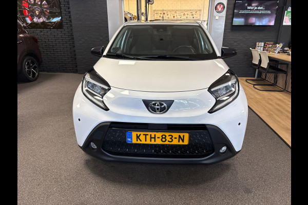 Toyota Aygo X 1.0 VVT-i MT first / apple /stoelverw /cruisec /camera/pdc/clima/boeken