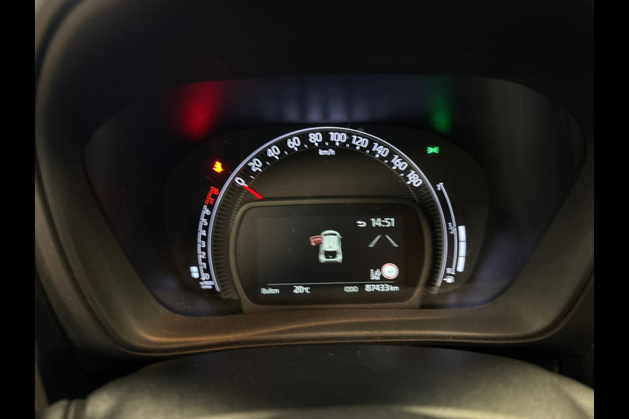 Toyota Aygo X 1.0 VVT-i MT first / apple /stoelverw /cruisec /camera/pdc/clima/boeken