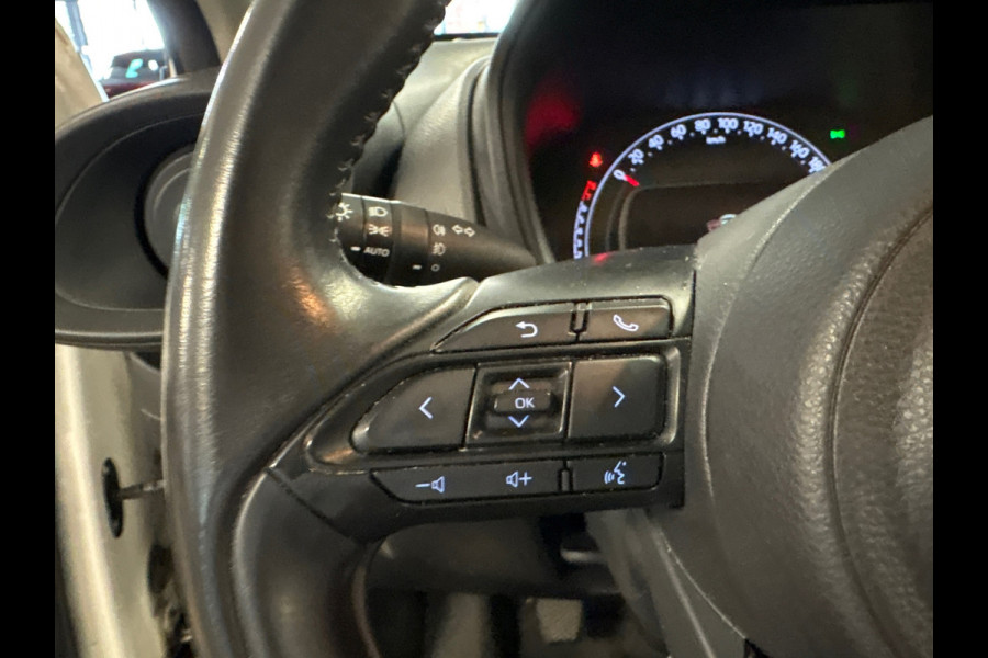Toyota Aygo X 1.0 VVT-i MT first / apple /stoelverw /cruisec /camera/pdc/clima/boeken