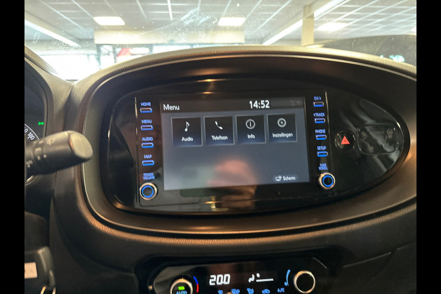Toyota Aygo X 1.0 VVT-i MT first / apple /stoelverw /cruisec /camera/pdc/clima/boeken