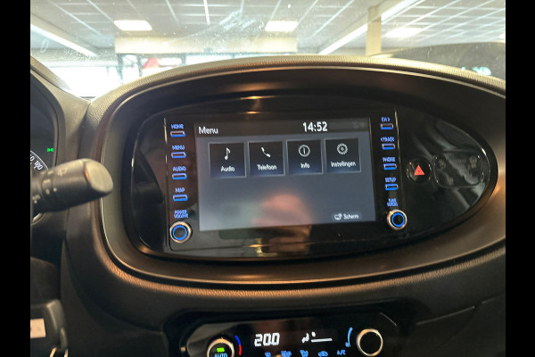 Toyota Aygo X 1.0 VVT-i MT first / apple /stoelverw /cruisec /camera/pdc/clima/boeken