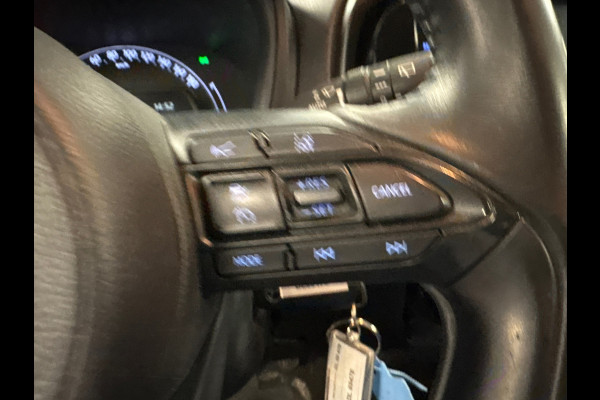 Toyota Aygo X 1.0 VVT-i MT first / apple /stoelverw /cruisec /camera/pdc/clima/boeken