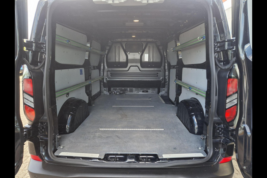Ford Transit Custom 300 2.0 TDCI L2H1 Trend 19.000 KM | Prof. laadruimte betimmering incl. bindrails | Navigatie | Achteruitrijcamera | Winterpack