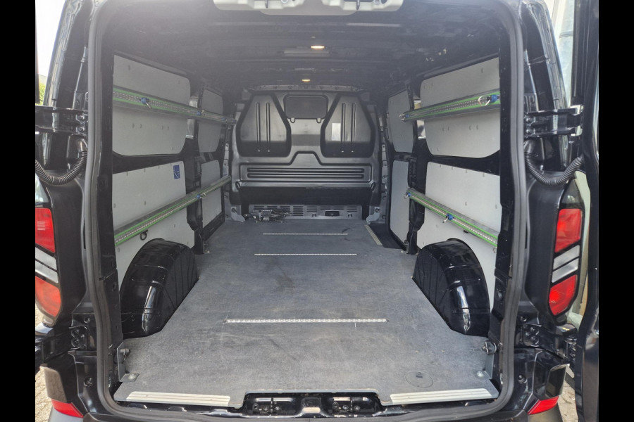 Ford Transit Custom 300 2.0 TDCI L2H1 Trend 19.000 KM | Prof. laadruimte betimmering incl. bindrails | Navigatie | Achteruitrijcamera | Winterpack