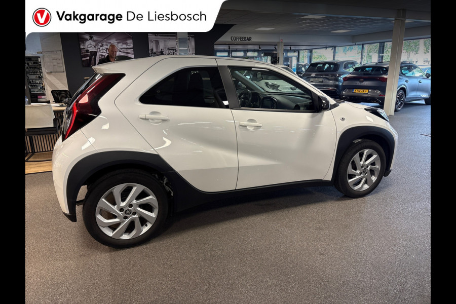 Toyota Aygo X 1.0 VVT-i MT Play /clima/stoelverw / camera/cruisec /pdc/apple/boeken