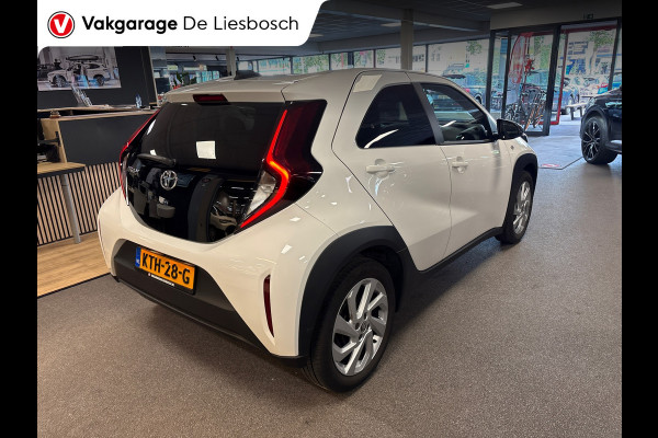 Toyota Aygo X 1.0 VVT-i MT Play /clima/stoelverw / camera/cruisec /pdc/apple/boeken