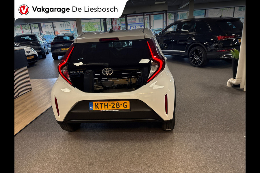 Toyota Aygo X 1.0 VVT-i MT Play /clima/stoelverw / camera/cruisec /pdc/apple/boeken