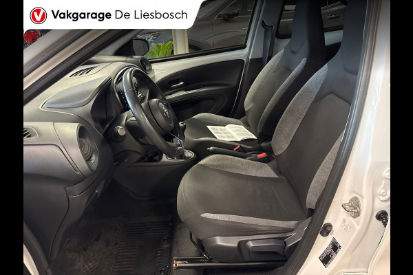 Toyota Aygo X 1.0 VVT-i MT Play /clima/stoelverw / camera/cruisec /pdc/apple/boeken
