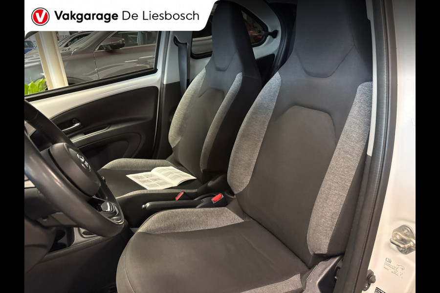 Toyota Aygo X 1.0 VVT-i MT Play /clima/stoelverw / camera/cruisec /pdc/apple/boeken