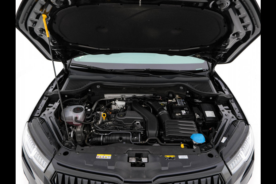 Škoda Karoq 1.5 TSI ACT Sportline Business (INCL-BTW) Aut. *PANO | DIGI-COCKPIT | FULL-LED | ADAPTIVE-CRUISE | HEATED-SPORTSEATS | TOPVIEW |  AMBIENTLIGHT | NAVI-FULLMAP | KEYLESS | DAB+ | TOWBAR | PRIVACYGLASS | 18''ALU*