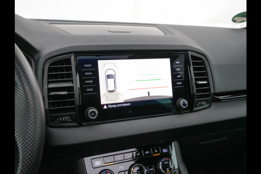 Škoda Karoq 1.5 TSI ACT Sportline Business (INCL-BTW) Aut. *PANO | DIGI-COCKPIT | FULL-LED | ADAPTIVE-CRUISE | HEATED-SPORTSEATS | TOPVIEW |  AMBIENTLIGHT | NAVI-FULLMAP | KEYLESS | DAB+ | TOWBAR | PRIVACYGLASS | 18''ALU*