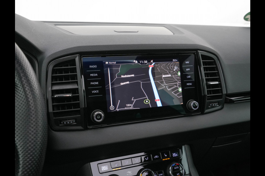 Škoda Karoq 1.5 TSI ACT Sportline Business (INCL-BTW) Aut. *PANO | DIGI-COCKPIT | FULL-LED | ADAPTIVE-CRUISE | HEATED-SPORTSEATS | TOPVIEW |  AMBIENTLIGHT | NAVI-FULLMAP | KEYLESS | DAB+ | TOWBAR | PRIVACYGLASS | 18''ALU*