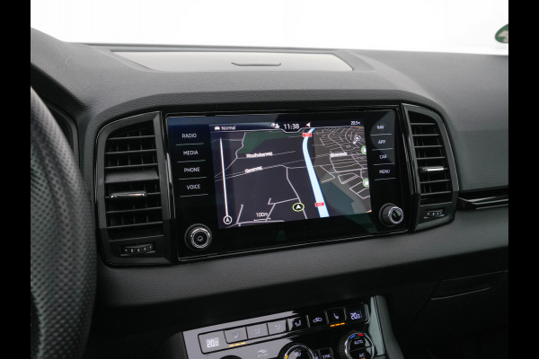 Škoda Karoq 1.5 TSI ACT Sportline Business (INCL-BTW) Aut. *PANO | DIGI-COCKPIT | FULL-LED | ADAPTIVE-CRUISE | HEATED-SPORTSEATS | TOPVIEW |  AMBIENTLIGHT | NAVI-FULLMAP | KEYLESS | DAB+ | TOWBAR | PRIVACYGLASS | 18''ALU*