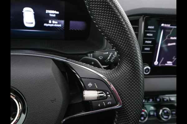 Škoda Karoq 1.5 TSI ACT Sportline Business (INCL-BTW) Aut. *PANO | DIGI-COCKPIT | FULL-LED | ADAPTIVE-CRUISE | HEATED-SPORTSEATS | TOPVIEW |  AMBIENTLIGHT | NAVI-FULLMAP | KEYLESS | DAB+ | TOWBAR | PRIVACYGLASS | 18''ALU*