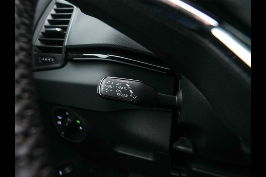 Škoda Karoq 1.5 TSI ACT Sportline Business (INCL-BTW) Aut. *PANO | DIGI-COCKPIT | FULL-LED | ADAPTIVE-CRUISE | HEATED-SPORTSEATS | TOPVIEW |  AMBIENTLIGHT | NAVI-FULLMAP | KEYLESS | DAB+ | TOWBAR | PRIVACYGLASS | 18''ALU*