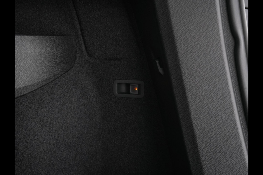 Škoda Karoq 1.5 TSI ACT Sportline Business (INCL-BTW) Aut. *PANO | DIGI-COCKPIT | FULL-LED | ADAPTIVE-CRUISE | HEATED-SPORTSEATS | TOPVIEW |  AMBIENTLIGHT | NAVI-FULLMAP | KEYLESS | DAB+ | TOWBAR | PRIVACYGLASS | 18''ALU*