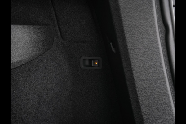 Škoda Karoq 1.5 TSI ACT Sportline Business (INCL-BTW) Aut. *PANO | DIGI-COCKPIT | FULL-LED | ADAPTIVE-CRUISE | HEATED-SPORTSEATS | TOPVIEW |  AMBIENTLIGHT | NAVI-FULLMAP | KEYLESS | DAB+ | TOWBAR | PRIVACYGLASS | 18''ALU*