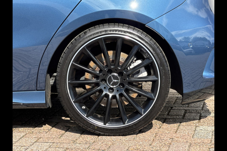 Mercedes-Benz AMG A-klasse AMG 35 4MATIC 306 PK!! Keyless Cruise Led verlichting Achteruitrijcamera Carplay Dynamic select