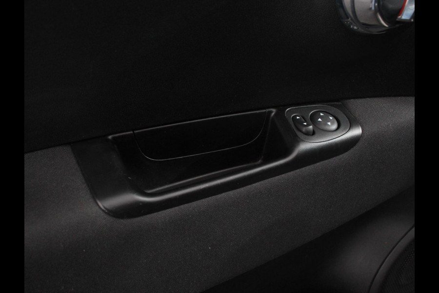 Fiat 500 1.0 Hybrid Dolcevita Finale Panorama dak Climate Control Cruise Control Navigatie Apple Carplay/Android Auto Dab Digitale Cockpit Parkeer Sensoren Lichtmetalen Velgen Led