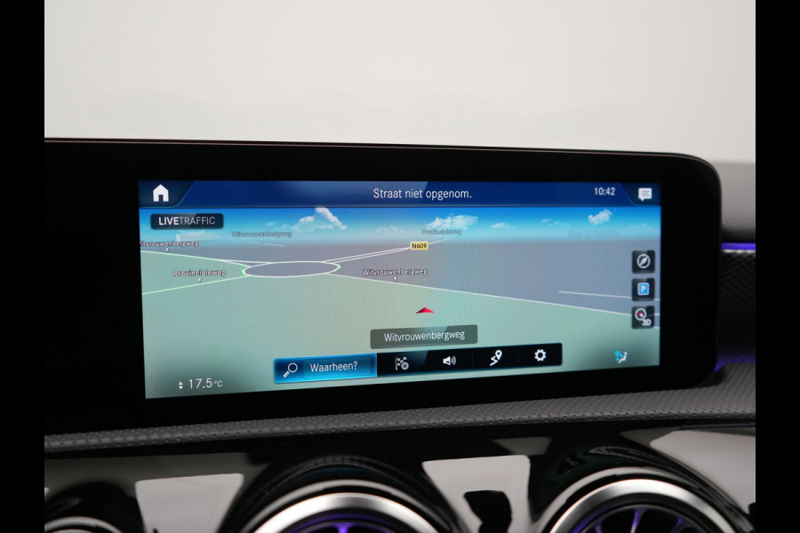 Mercedes-Benz A-Klasse 250 e Progressive PHEV 218pk Dealer O.H. | Camera | Lederen Sportstoelen Ventilatie & Verwarmd | Burmester Audio | Blis | Sfeerverlichting | Apple Carplay | LED Koplampen | Cruise Control | Navigatie | DAB | 19"L.M | Plug In Hybrid
