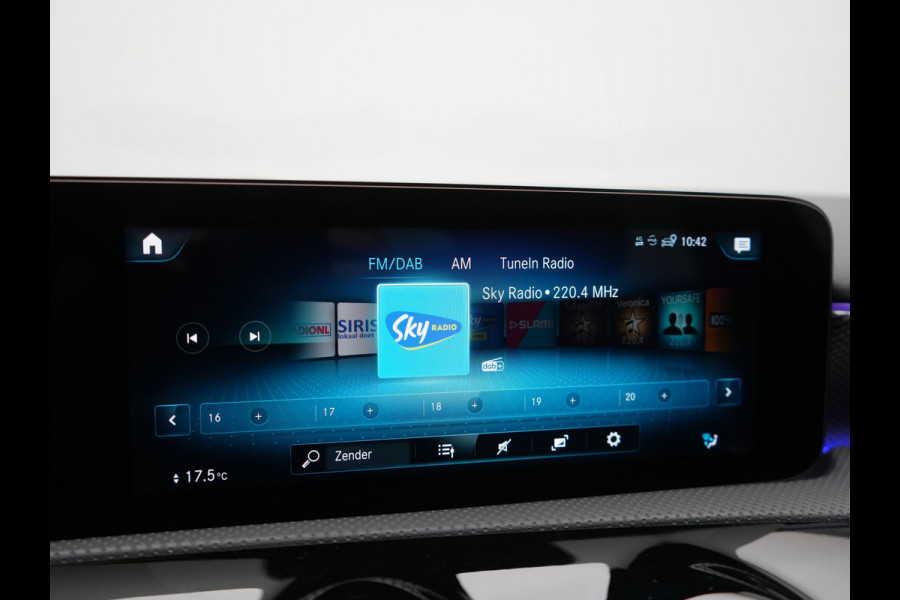 Mercedes-Benz A-Klasse 250 e Progressive PHEV 218pk Dealer O.H. | Camera | Lederen Sportstoelen Ventilatie & Verwarmd | Burmester Audio | Blis | Sfeerverlichting | Apple Carplay | LED Koplampen | Cruise Control | Navigatie | DAB | 19"L.M | Plug In Hybrid