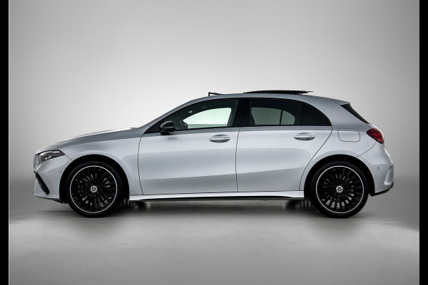 Mercedes-Benz A-Klasse 250 e 140 Year Edition | Premium Plus | Parkeerpakket | Panoramaschuifdak | 360° camera | Burmester surround sound system | 19 inch multispaaks lichtmetalen AMG-velgen |