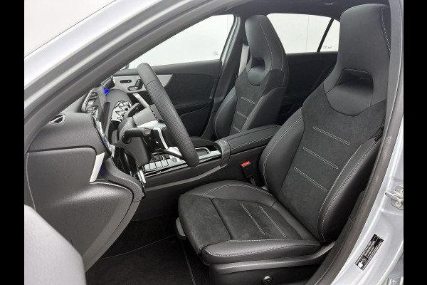 Mercedes-Benz A-Klasse 250 e 140 Year Edition | Premium Plus | Parkeerpakket | Panoramaschuifdak | 360° camera | Burmester surround sound system | 19 inch multispaaks lichtmetalen AMG-velgen |