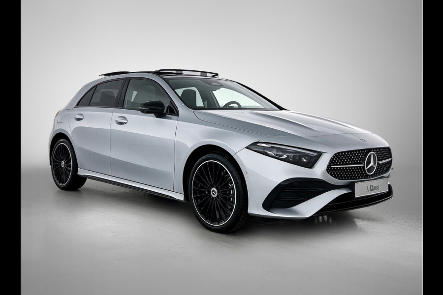 Mercedes-Benz A-Klasse 250 e 140 Year Edition | Premium Plus | Parkeerpakket | Panoramaschuifdak | 360° camera | Burmester surround sound system | 19 inch multispaaks lichtmetalen AMG-velgen |