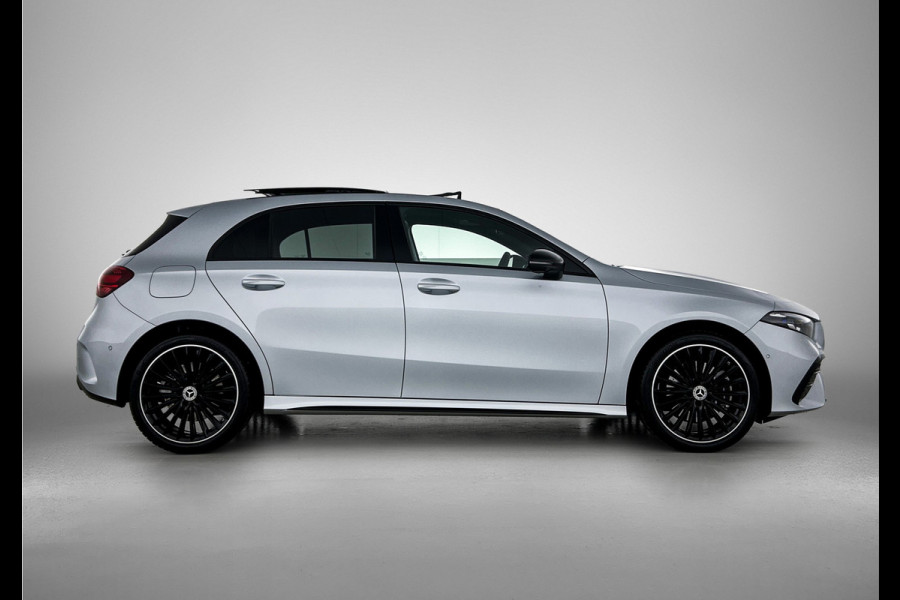 Mercedes-Benz A-Klasse 250 e 140 Year Edition | Premium Plus | Parkeerpakket | Panoramaschuifdak | 360° camera | Burmester surround sound system | 19 inch multispaaks lichtmetalen AMG-velgen |