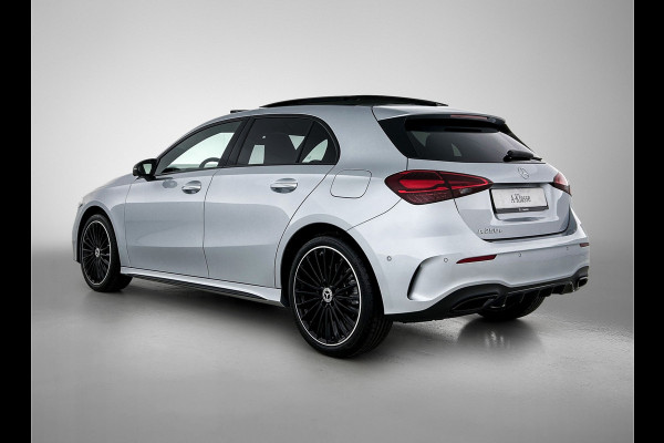 Mercedes-Benz A-Klasse 250 e 140 Year Edition | Premium Plus | Parkeerpakket | Panoramaschuifdak | 360° camera | Burmester surround sound system | 19 inch multispaaks lichtmetalen AMG-velgen |