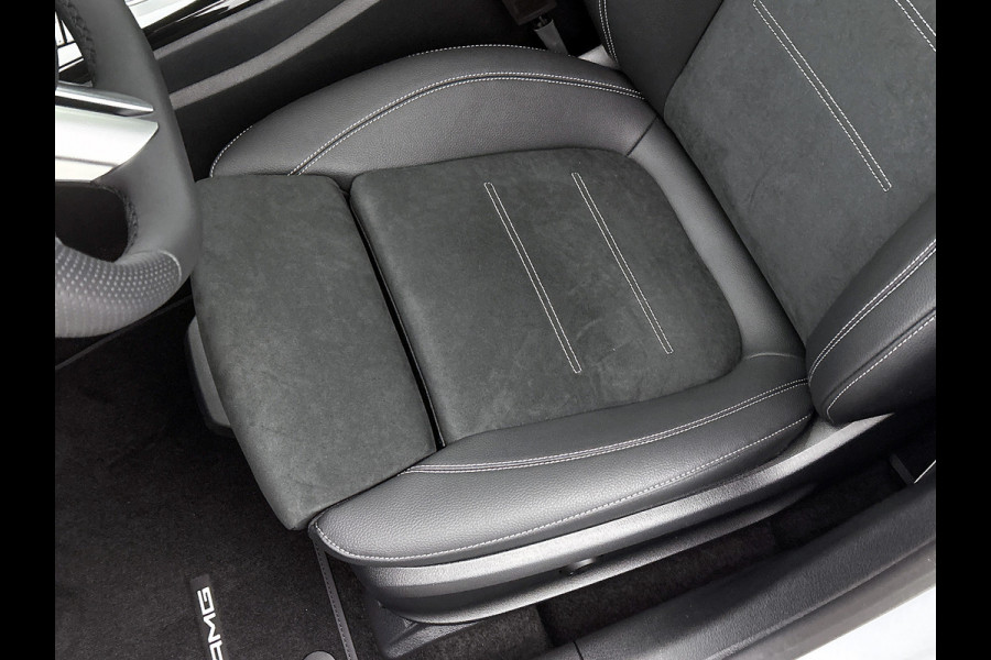 Mercedes-Benz A-Klasse 250 e 140 Year Edition | Premium Plus | Parkeerpakket | Panoramaschuifdak | 360° camera | Burmester surround sound system | 19 inch multispaaks lichtmetalen AMG-velgen |