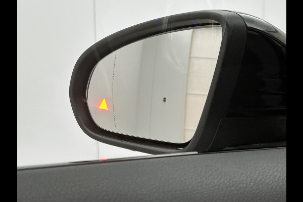 Mercedes-Benz A-Klasse 250 e 140 Year Edition | Premium Plus | Parkeerpakket | Panoramaschuifdak | 360° camera | Burmester surround sound system | 19 inch multispaaks lichtmetalen AMG-velgen |