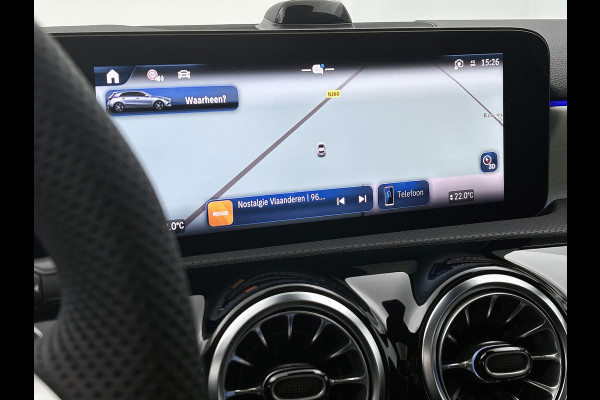 Mercedes-Benz A-Klasse 250 e 140 Year Edition | Premium Plus | Parkeerpakket | Panoramaschuifdak | 360° camera | Burmester surround sound system | 19 inch multispaaks lichtmetalen AMG-velgen |