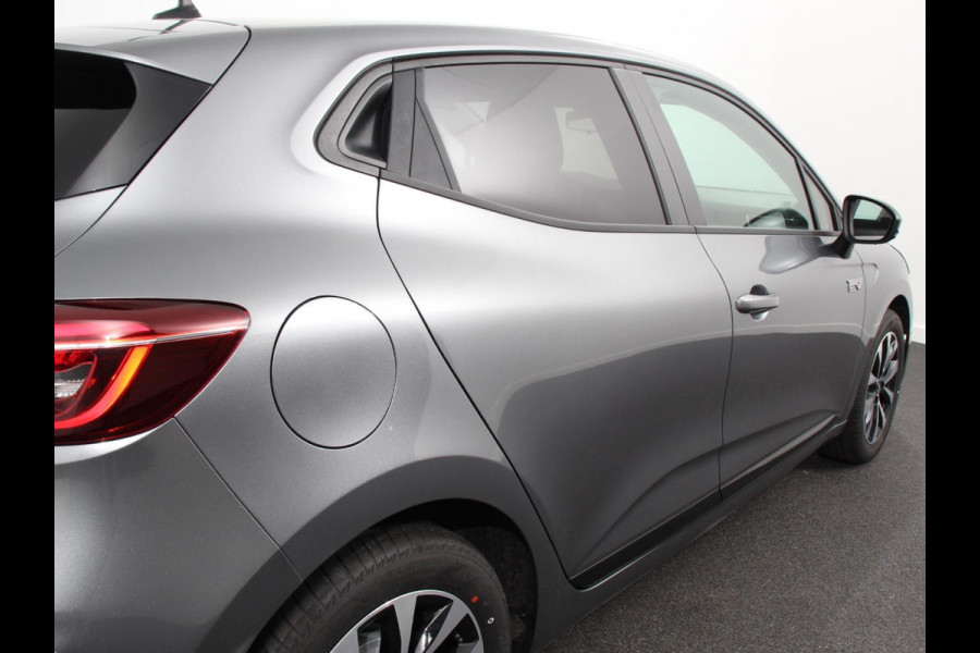 Mitsubishi Colt 1.6 HEV Automaat Intense Apple Carplay/Android Auto Camera Climate Control Cruise Control Lichtmetalen velgen Digitale Cockpit